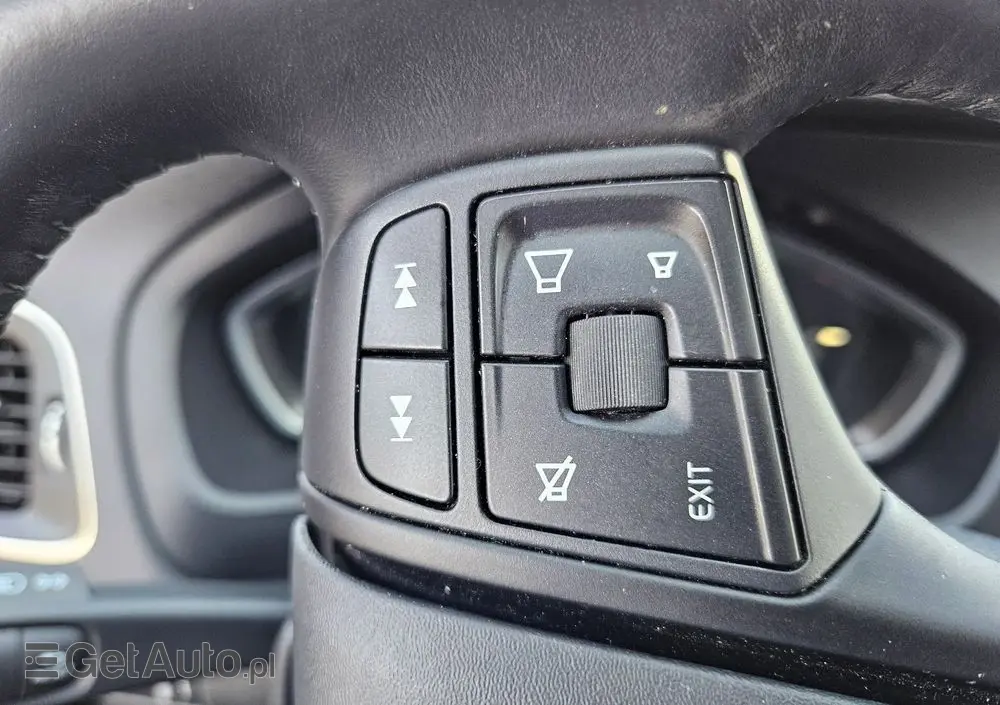 VOLVO V40 T4 Kinetic