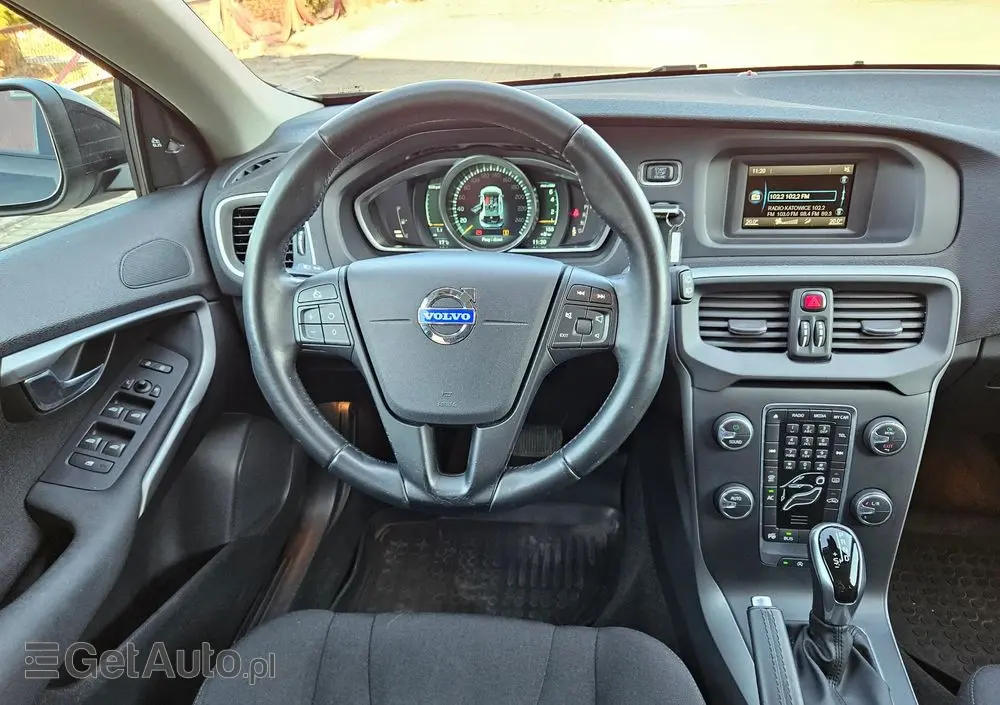 VOLVO V40 T4 Kinetic