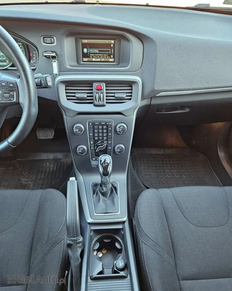 VOLVO V40 T4 Kinetic