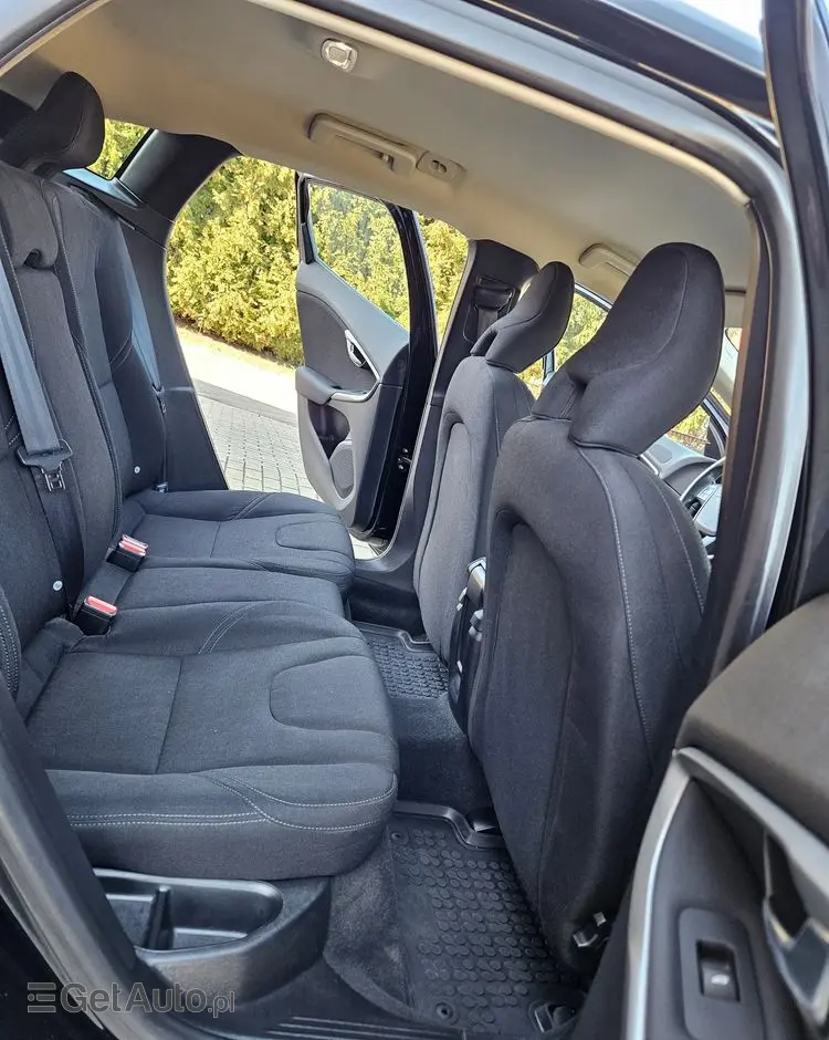 VOLVO V40 T4 Kinetic