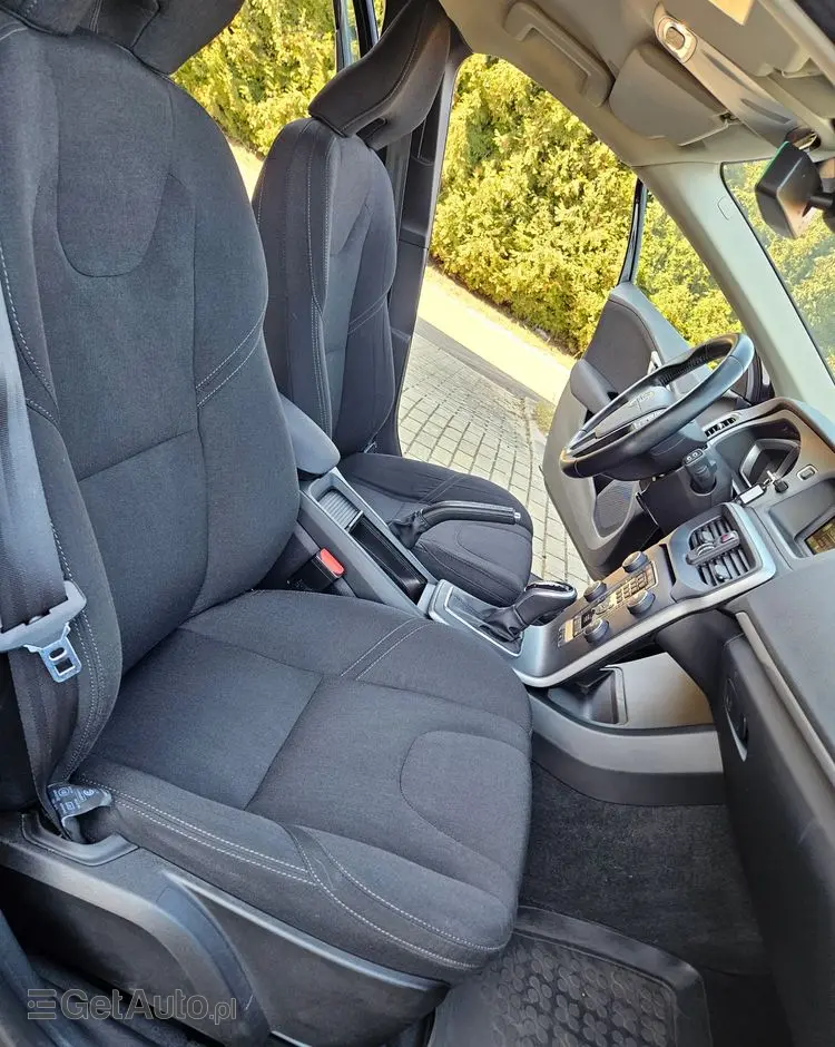 VOLVO V40 T4 Kinetic