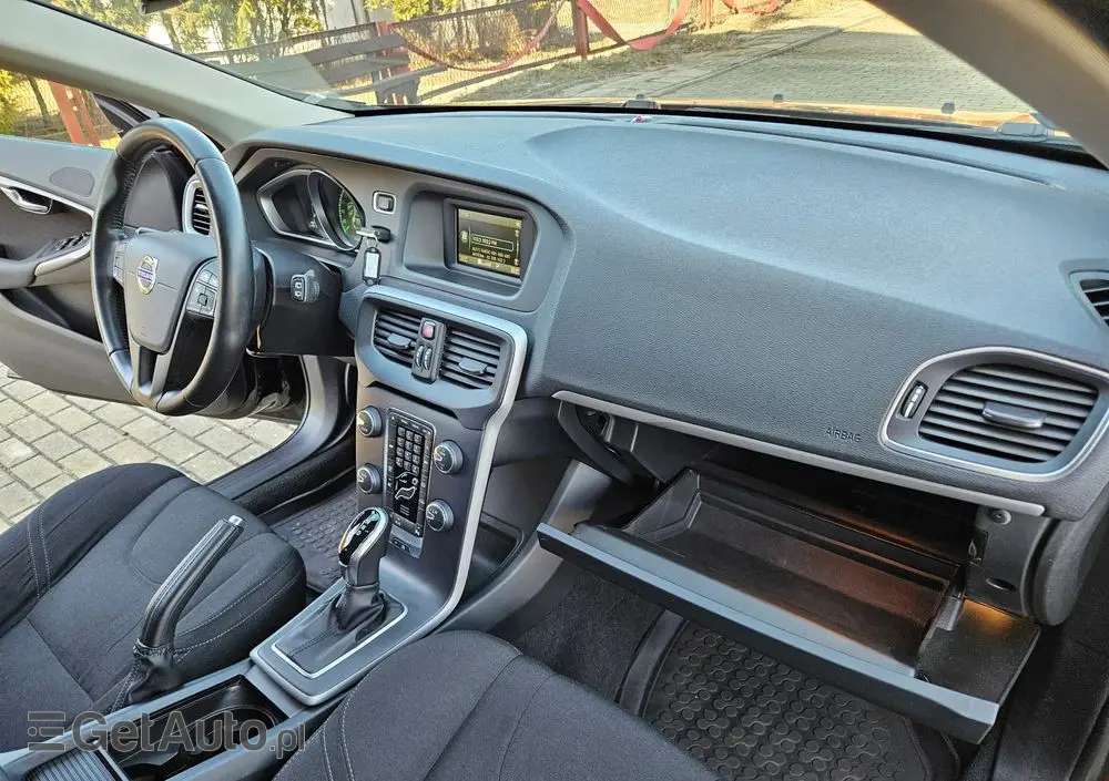 VOLVO V40 T4 Kinetic