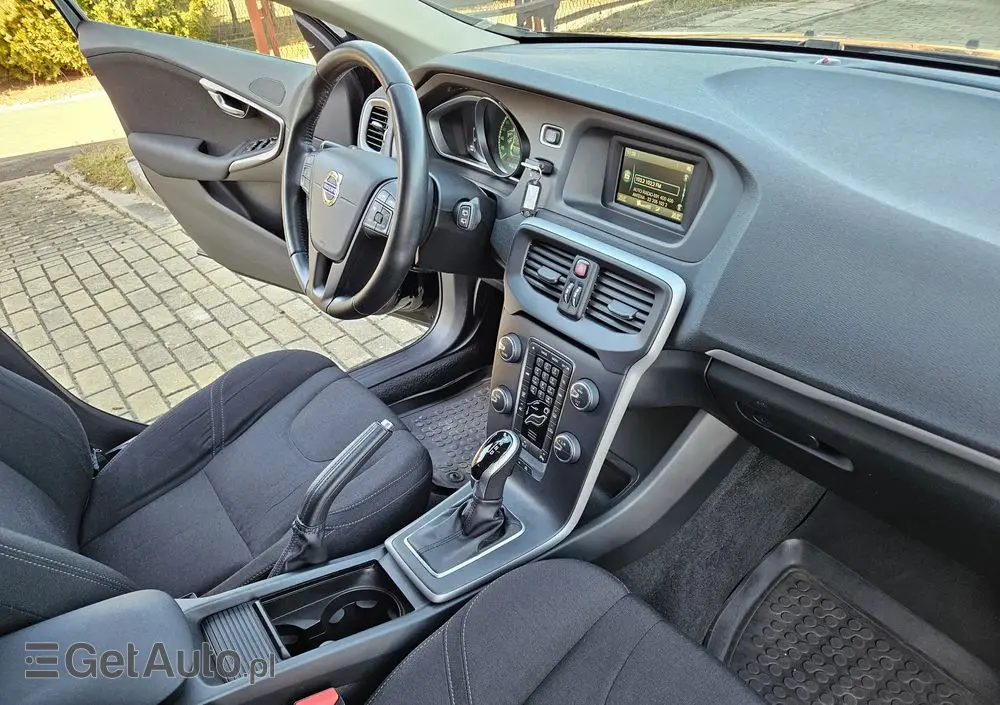 VOLVO V40 T4 Kinetic