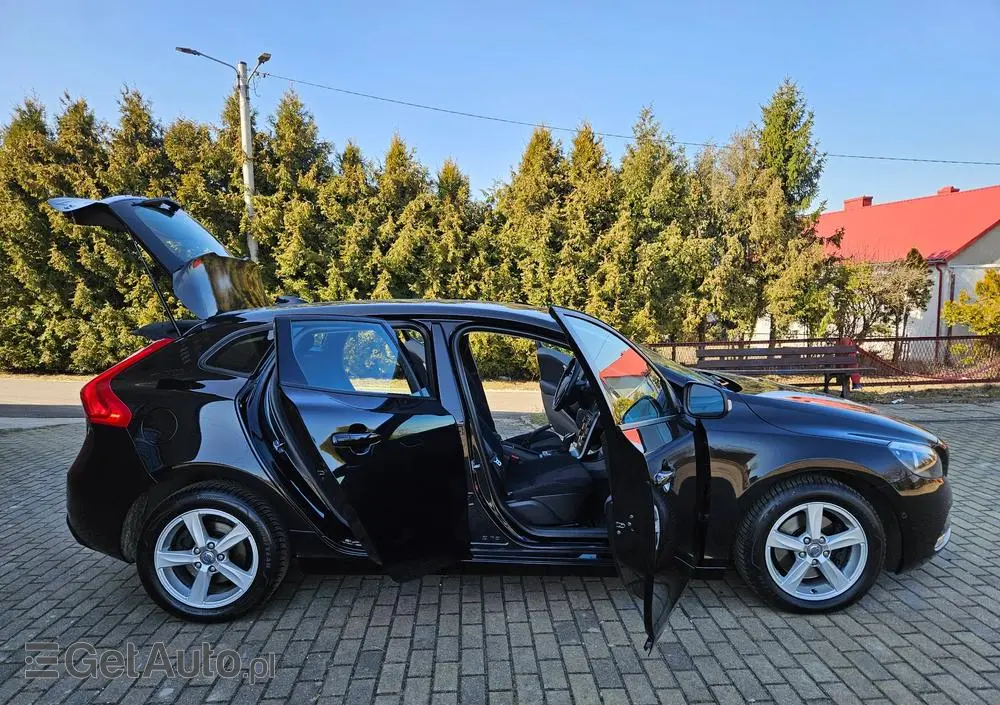 VOLVO V40 T4 Kinetic