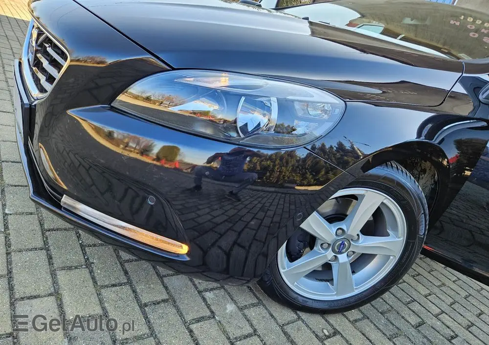 VOLVO V40 T4 Kinetic