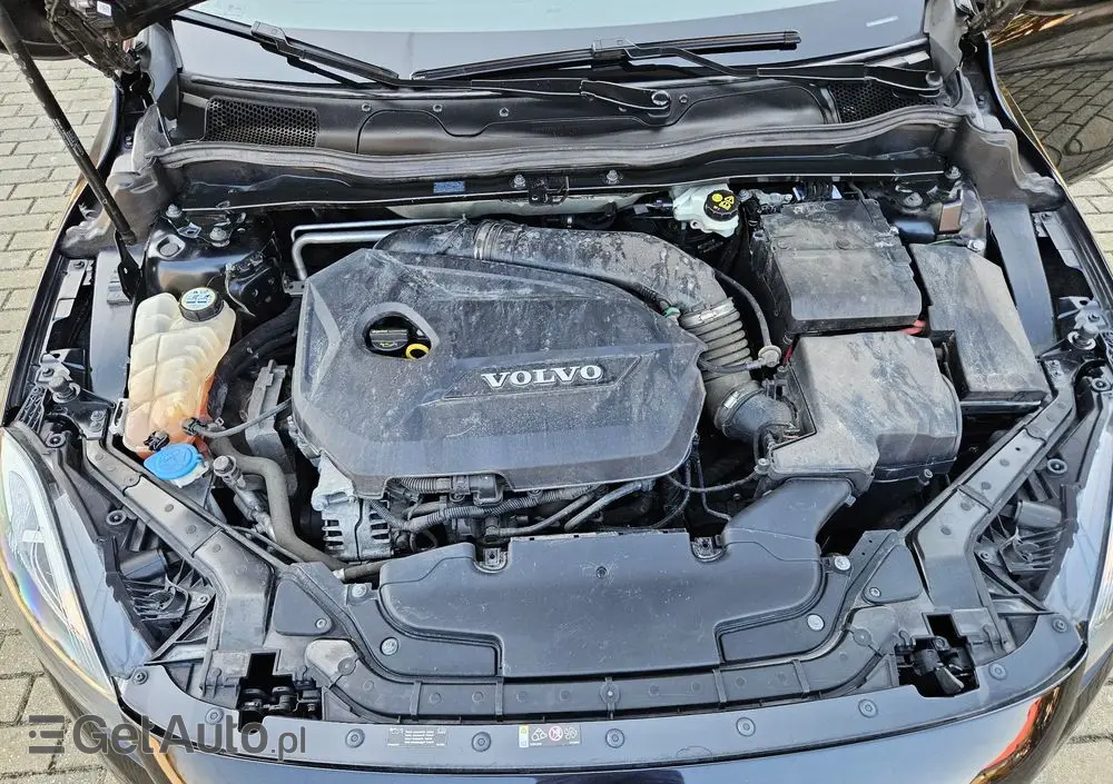 VOLVO V40 T4 Kinetic