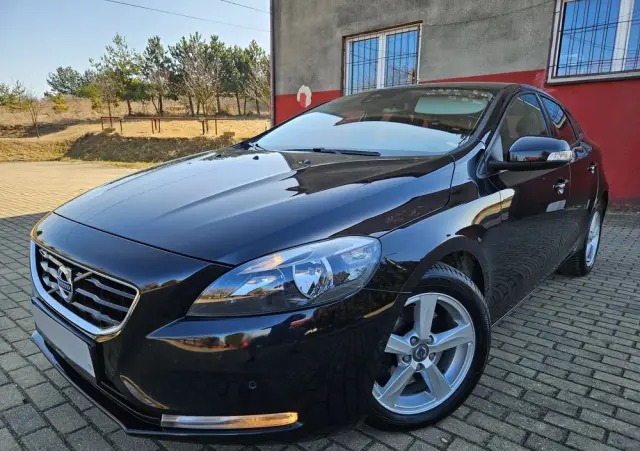 VOLVO V40 T4 Kinetic