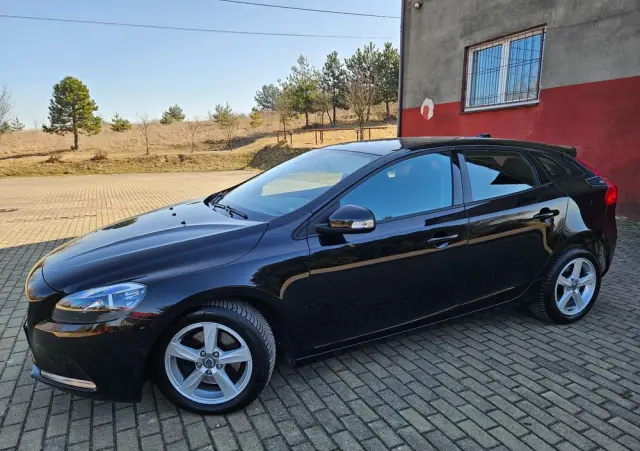 VOLVO V40 T4 Kinetic