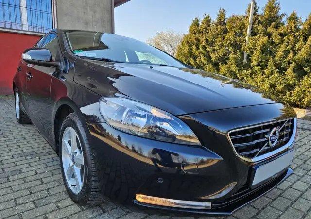 VOLVO V40 T4 Kinetic