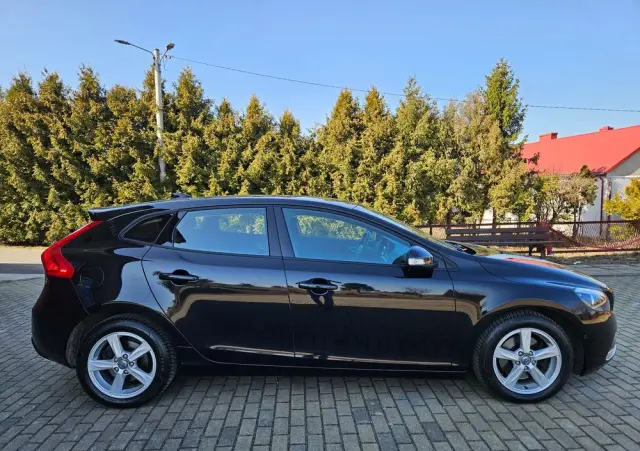 VOLVO V40 T4 Kinetic