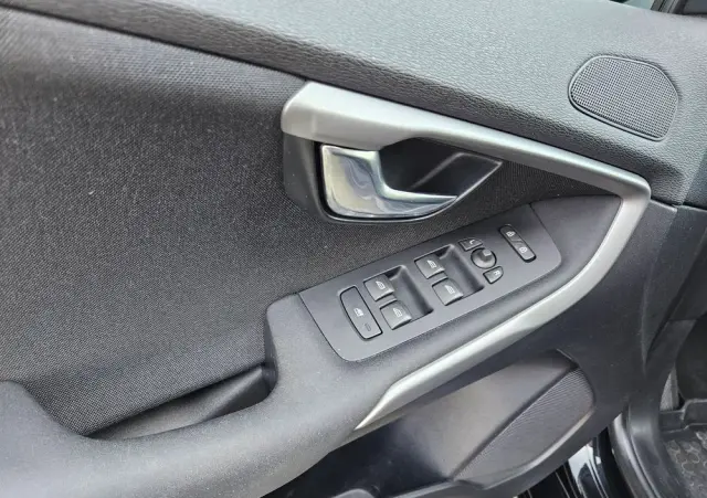 VOLVO V40 T4 Kinetic