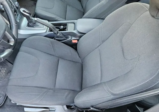 VOLVO V40 T4 Kinetic