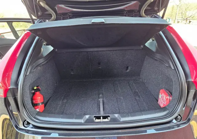 VOLVO V40 T4 Kinetic