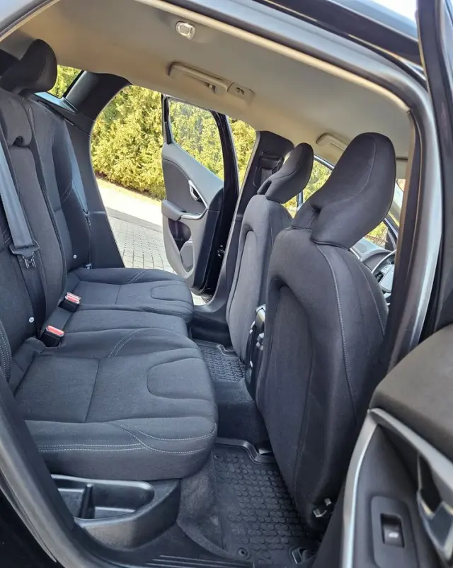 VOLVO V40 T4 Kinetic