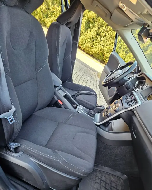 VOLVO V40 T4 Kinetic