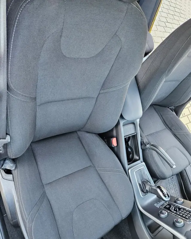 VOLVO V40 T4 Kinetic