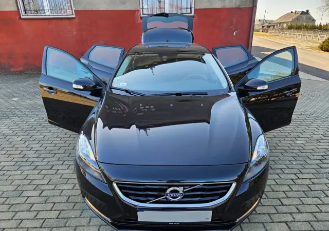 VOLVO V40 T4 Kinetic