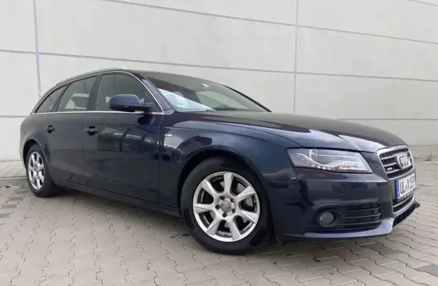 AUDI A4 
