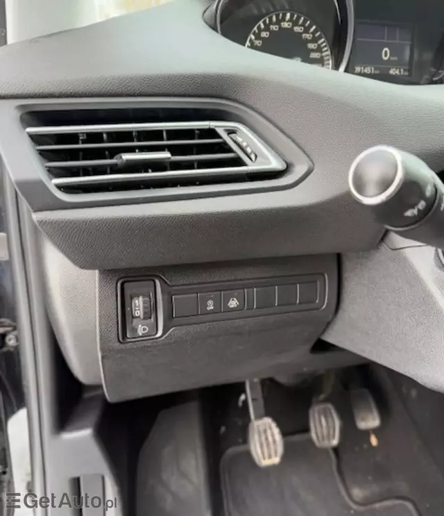 PEUGEOT 308 1.2 PureTech (110 KM)