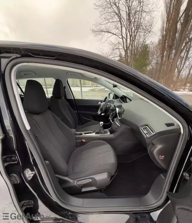 PEUGEOT 308 1.2 PureTech (110 KM)