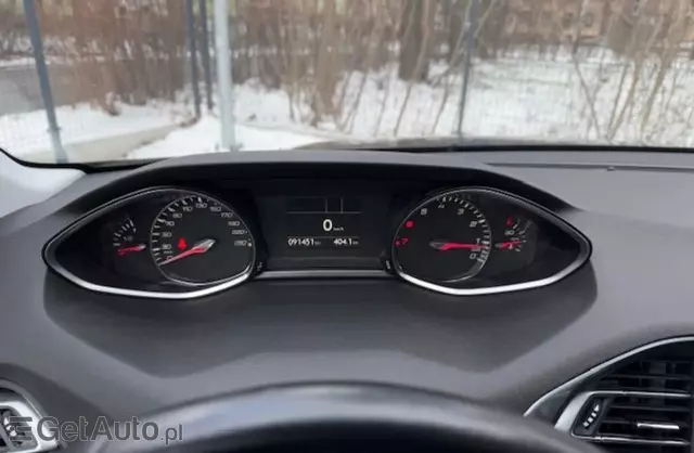 PEUGEOT 308 1.2 PureTech (110 KM)