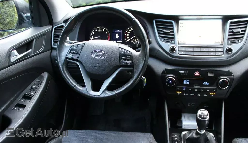 HYUNDAI Tucson 