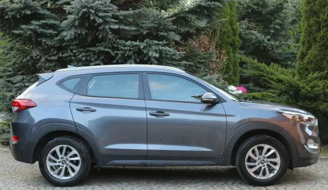 HYUNDAI Tucson 