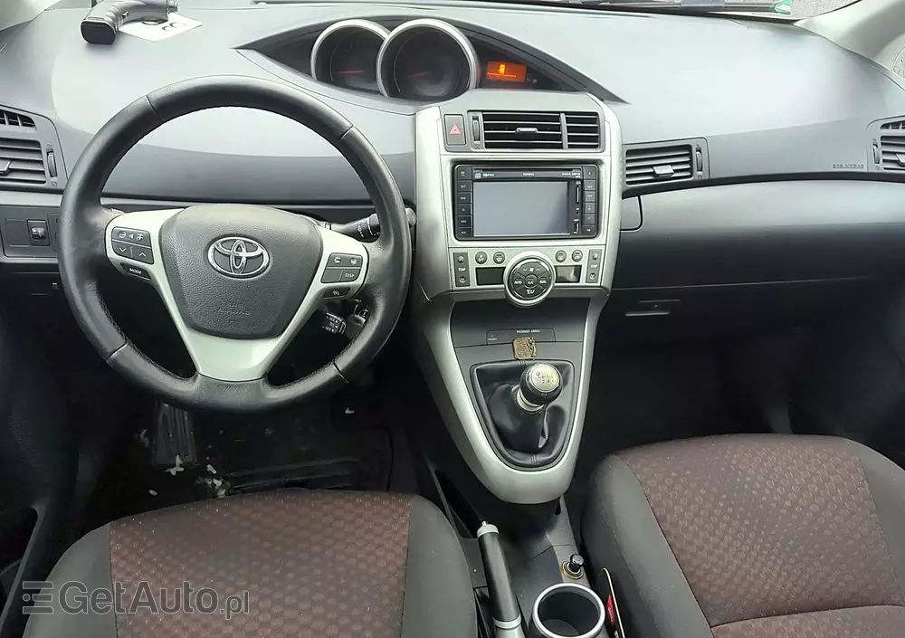 TOYOTA Verso 1.8 5-Sitzer Executive