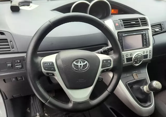 TOYOTA Verso 1.8 5-Sitzer Executive