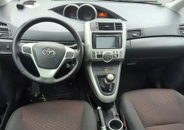 TOYOTA Verso 1.8 5-Sitzer Executive