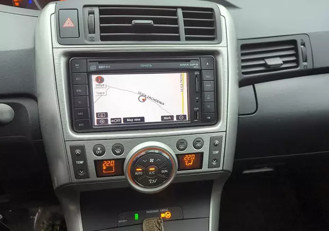 TOYOTA Verso 1.8 5-Sitzer Executive