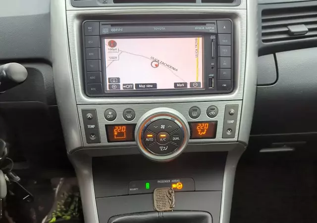 TOYOTA Verso 1.8 5-Sitzer Executive