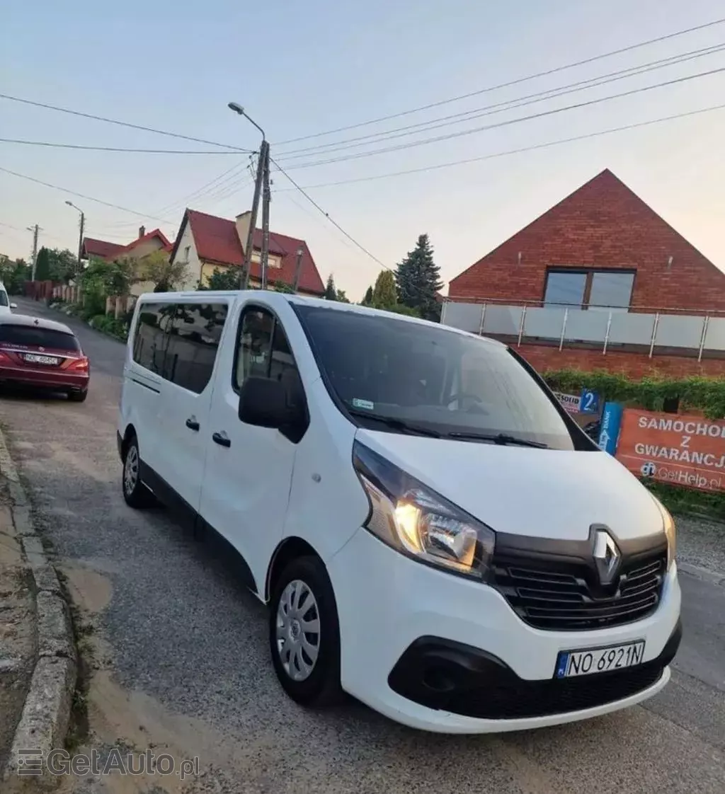 RENAULT Trafic 
