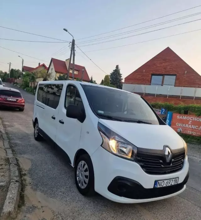 RENAULT Trafic 