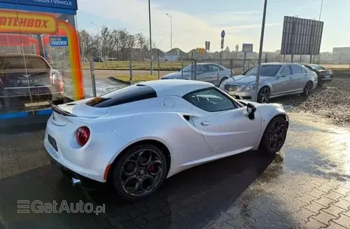 ALFA ROMEO 4C 