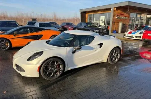 ALFA ROMEO 4C 
