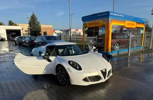 ALFA ROMEO 4C 