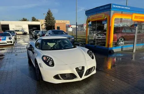 ALFA ROMEO 4C 