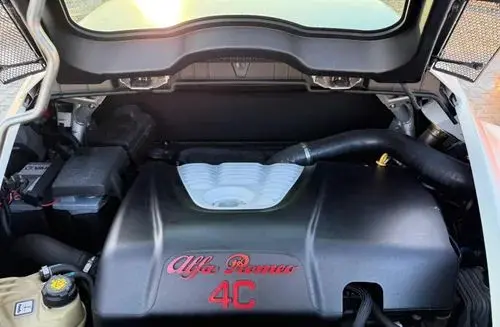 ALFA ROMEO 4C 