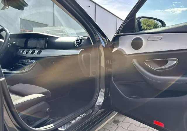 MERCEDES-BENZ Klasa E 