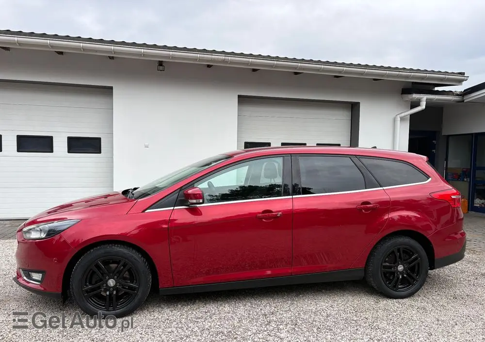 FORD Focus 1.0 EcoBoost Titanium