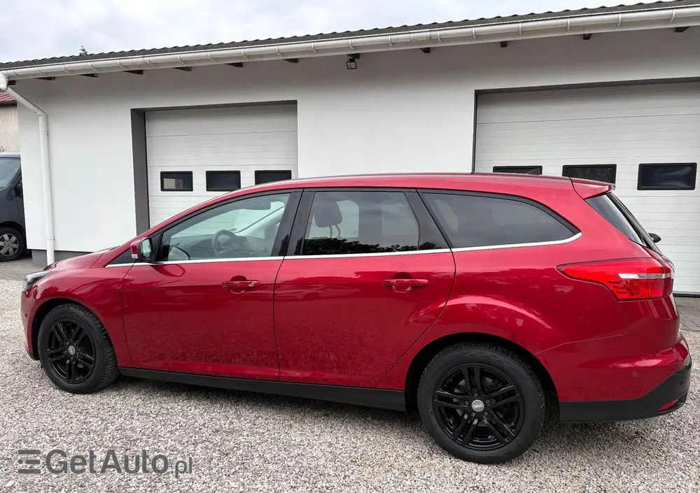 FORD Focus 1.0 EcoBoost Titanium