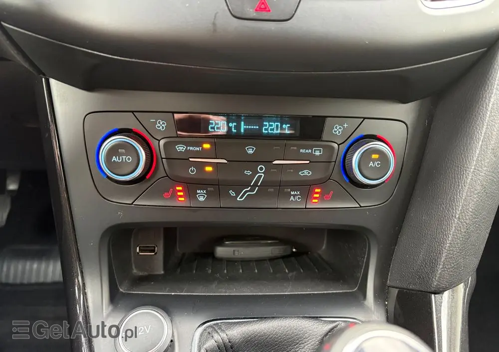 FORD Focus 1.0 EcoBoost Titanium