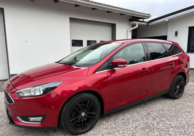 FORD Focus 1.0 EcoBoost Titanium