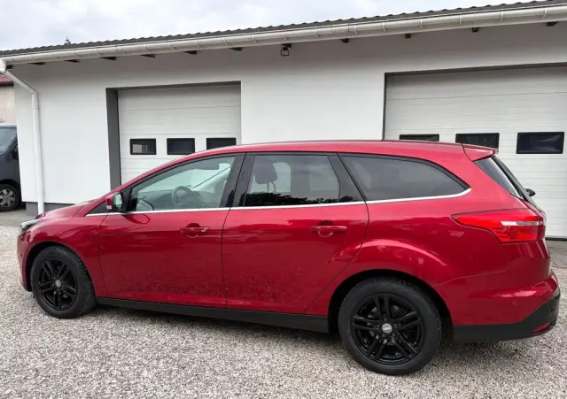 FORD Focus 1.0 EcoBoost Titanium