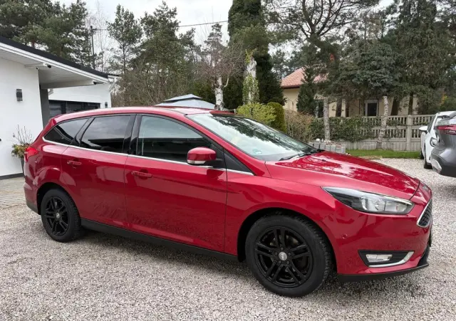 FORD Focus 1.0 EcoBoost Titanium