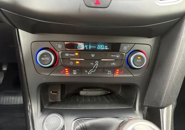 FORD Focus 1.0 EcoBoost Titanium