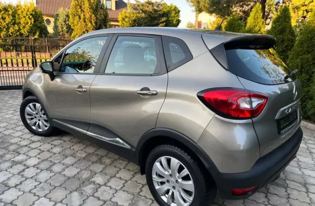 RENAULT Captur 