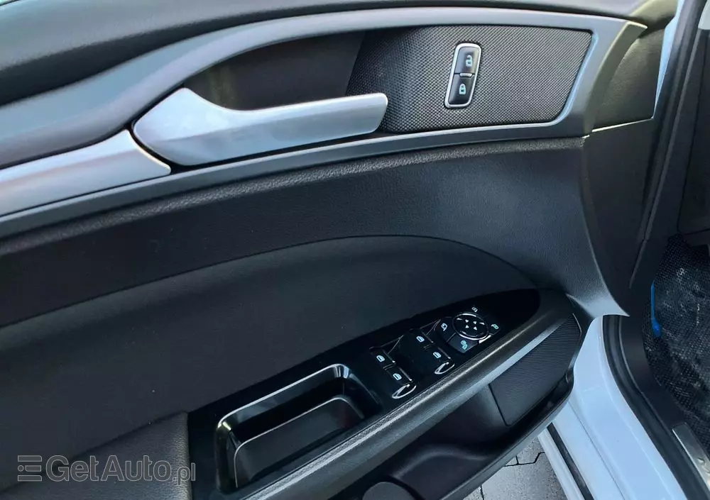 FORD Mondeo 2.0 TDCi Titanium PowerShift