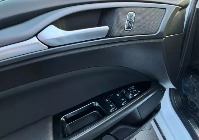 FORD Mondeo 2.0 TDCi Titanium PowerShift